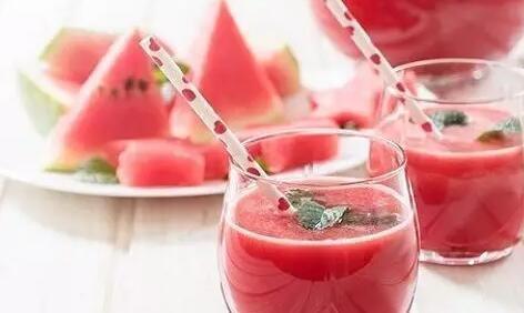 晚上吃小瓜会发胖吧,增肥风险还是健康选择？