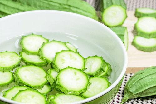 吃瓜不拉肚,轻松应对“吃瓜不拉肚”的秘诀