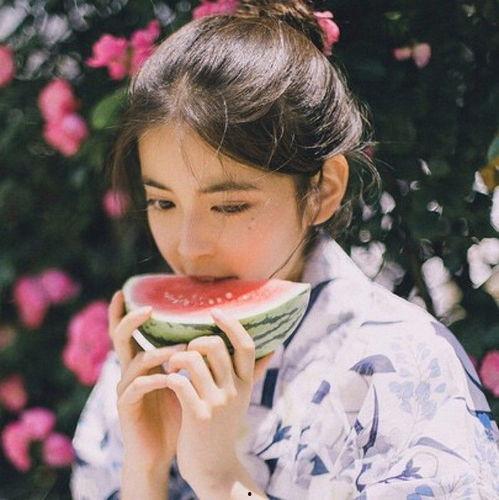 吃瓜头像 单人图片,揭秘吃瓜头像背后的故事